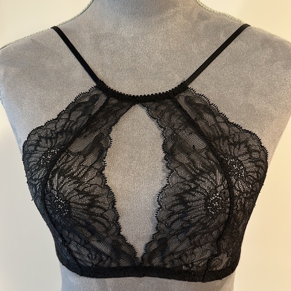 Lingerie - Picture 4 of 4